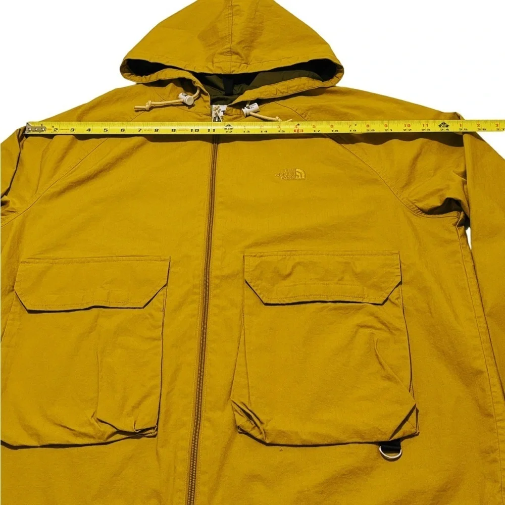 The North Face Windwall Mens Jacket, Size L, Gold with Brown Lining